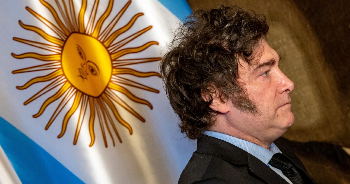 Presidente de Argentina, Javier Milei, en un punto de prensa en Praga