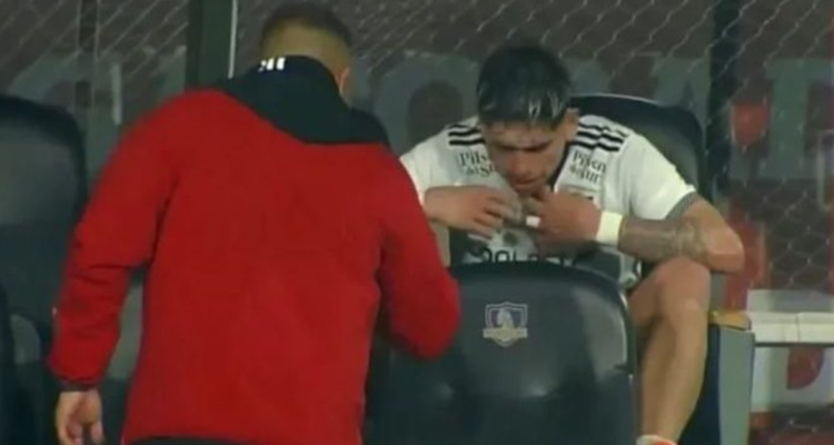 Jorge Almirón repasa el duro encontrón con Carlos Palacios.