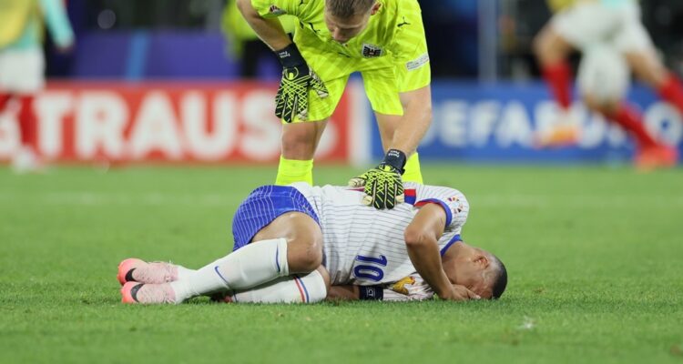 Kylian Mbappé será operado tras sufrir fractura en la Eurocopa.