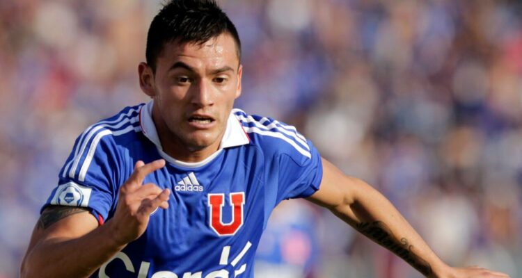 La U Charles Aránguiz