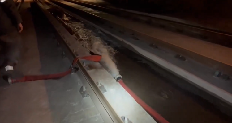 Línea 6 de Metro sigue con servicio parcial por anegamiento: sería agua subterránea dejada por lluvias