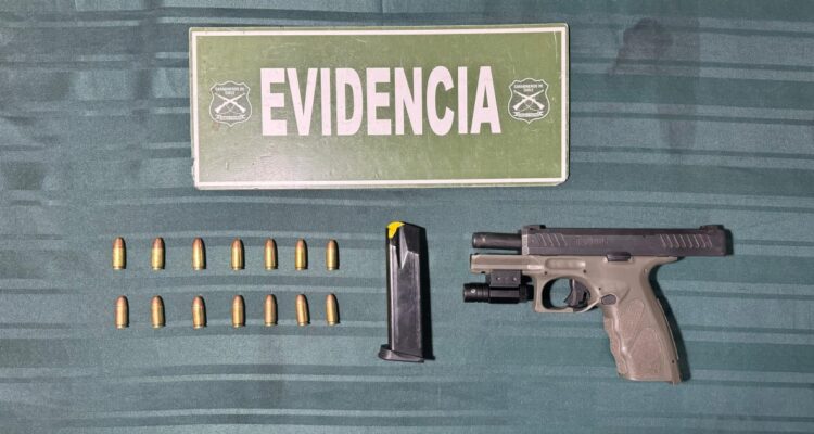 Detienen a madre y su hijo de 11 años en San Bernardo: ella disparó al aire y le entregó arma al niño