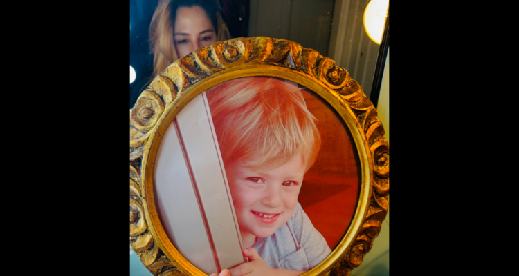 La actriz Mane Swett, que durante los últimos meses ha hecho noticia por la disputa que mantiene en Nueva York por la custodia de su hijo.