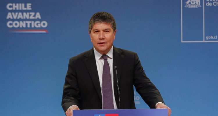 Monsalve niega “ingenuidad” en relación con Venezuela: “Este gobierno ha tenido más carácter”