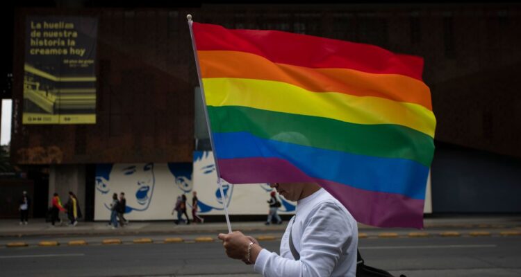 Dónde, cupando y a qué hora es la marcha del Día Internacional del Orgullo LGBTQIA+ en Chile, en Santiago y otras regiones y cuál será el recorrido.