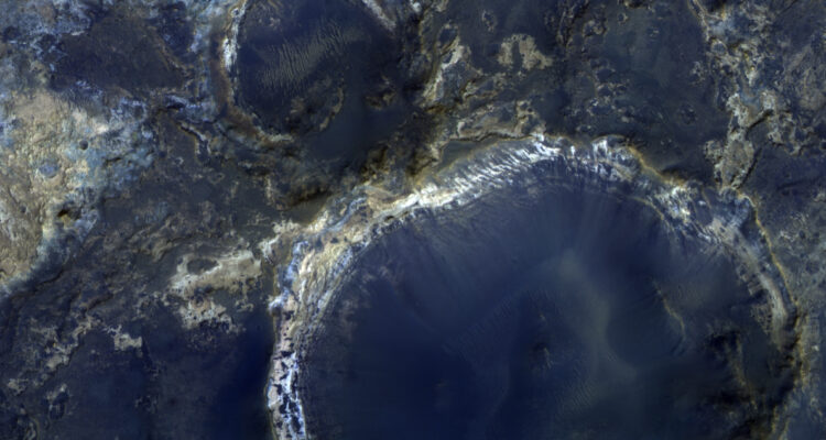 Sonda espacial de la ESA captó impresionante paisaje metálico en Marte: ¿por qué se ve así?