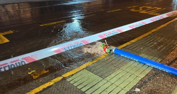 Cierran una estación de la Línea 3 del Metro por anegamiento