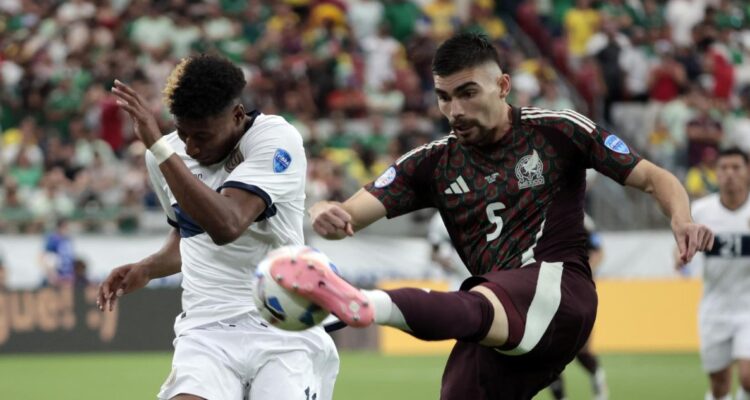 Mexico y Ecuador se miden por Copa América