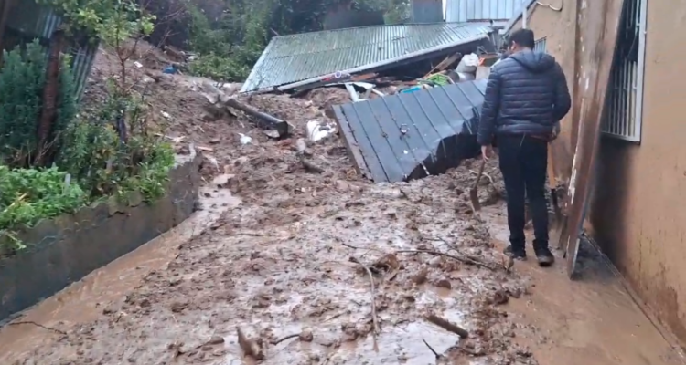Senapred pide evacuar sector de Talcahuano por remoción en masa de cerro David Fuentes