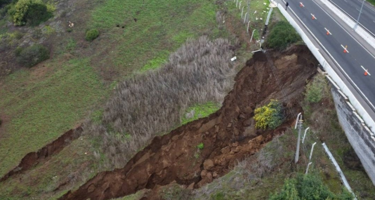 Concón: autoridades informan que diámetro del socavón en Camino Internacional no ha aumentado