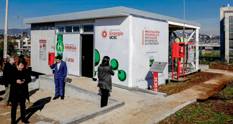 UCSC presenta nueva planta de hidrógeno verde: es la primera de estas características en la región