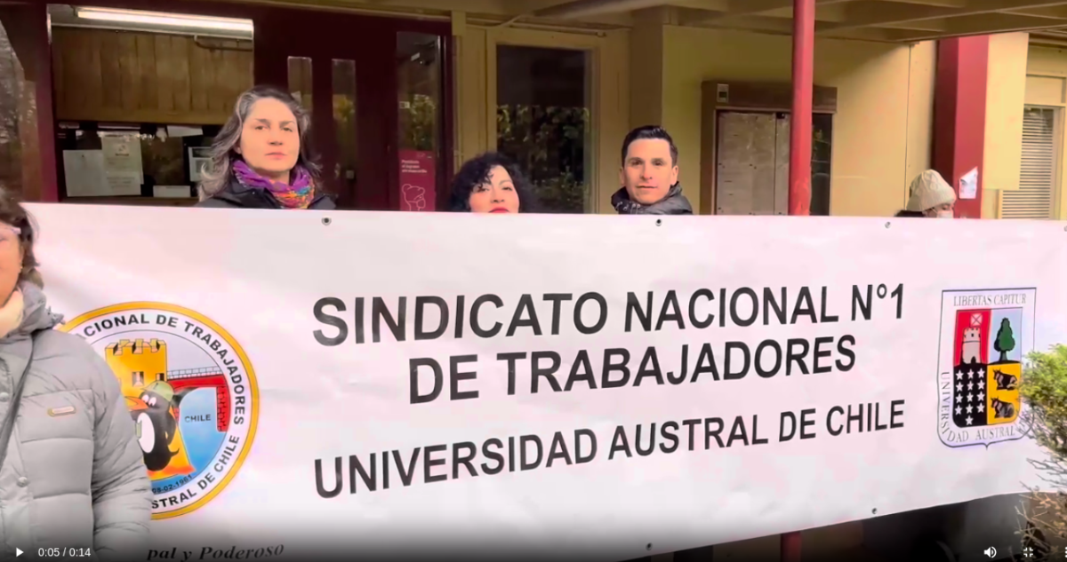 Valdivia: funcionarios de la UACh se toman edificio y acusan malos tratos por parte de la jefatura