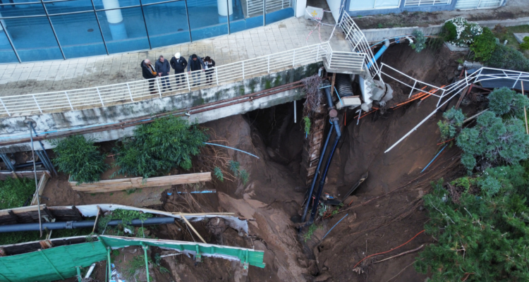 Parlamentarios insisten en determinar responsabilidades por nuevo socavón en Reñaca