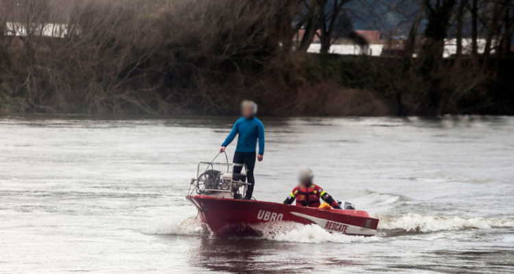 Hallan cadáver al interior de río: cuerpo es de a adulto mayor que estaba extraviado en Río Negro