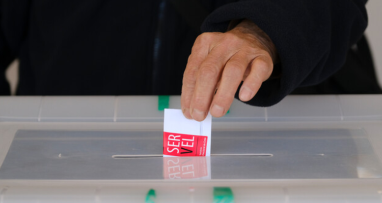 Baja participación ciudadana marcó las primarias en región de Valparaíso: fue menos de un 5%