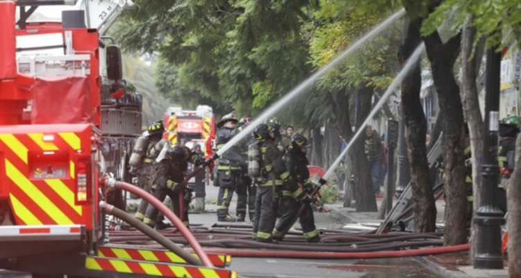 Voraz incendio reduce a cenizzas vivienda en comuna de Vilcún: no se reportaron lesionados