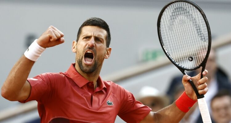 Novak Djokovic avanzó a cuartos de final de Roland Garros.