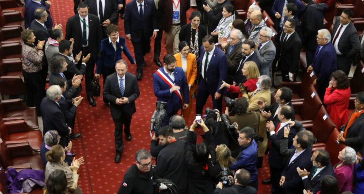 Oficialismo y DC conformarán comisión para abordar una reforma al sistema político