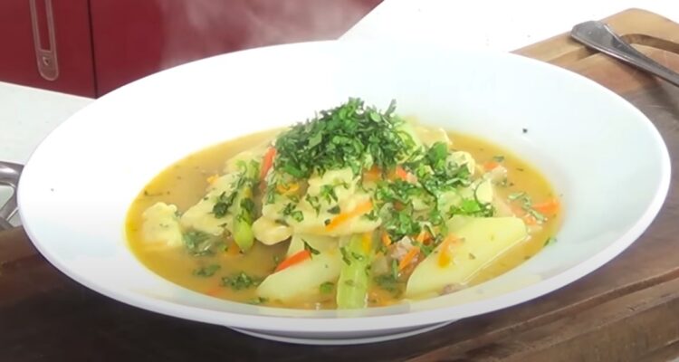 Perfectas para el invierno: conoce cómo preparar pantrucas, un clásico de la cocina chilena