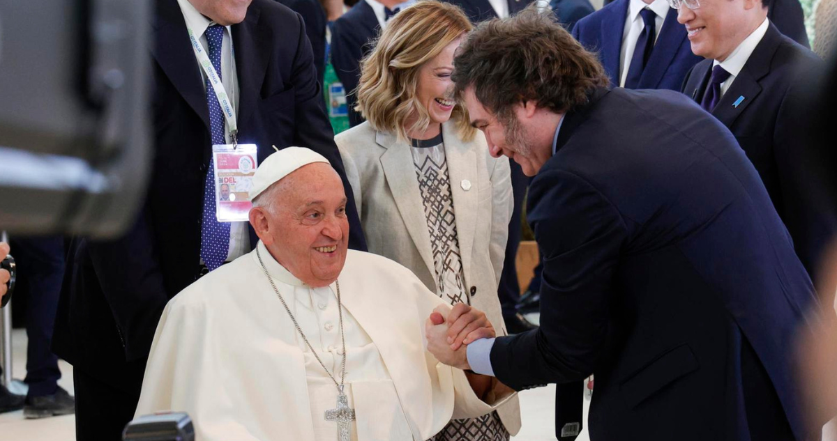 Papa y Javier Milei