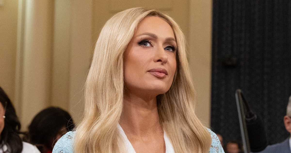 Paris Hilton relató el “trato inhumano” que vivió en internado de EE.UU: “Abusaron sexualmente de mí”