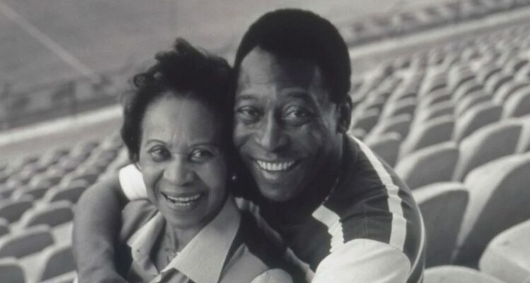Pelé Madre muerte