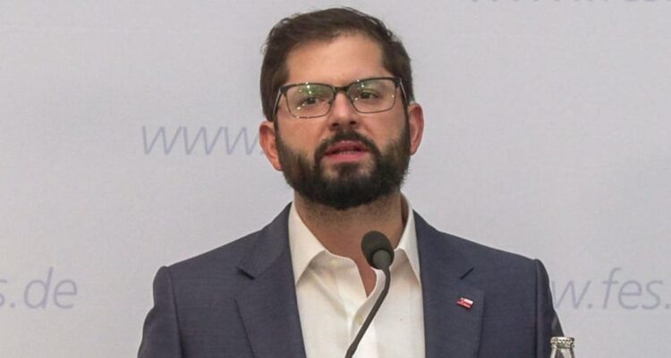 El mensaje de Boric al Congreso desde Europa: “Tenemos que invertir más en ciencia y tecnología”