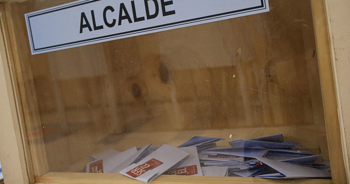 El FA y el PC triunfaron en varias comunas clave para el pacto oficialista en unas primarias que apenas alcanzaron el 6.19% de participación.