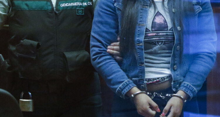 Decretan prisión preventiva a madre y su pareja por homicidio frustrado de menor en Maipú