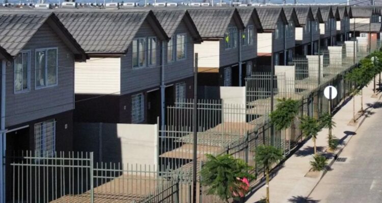 Analizan empresas para retomar proyecto habitacional para 570 familias en Valdivia esperado desde 2018