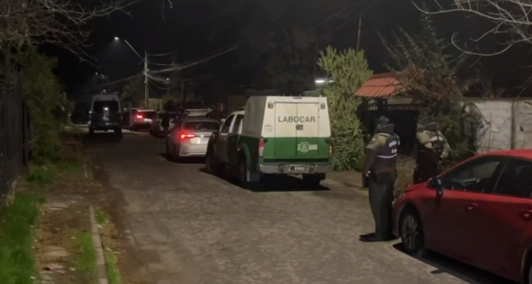 Delicuente muere baleado por detective que cuidaba a una adulta mayor en Puente Alto