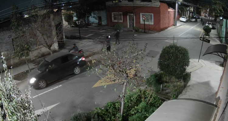 Sujetos descargan una ráfaga de disparos contra un domicilio en Independencia