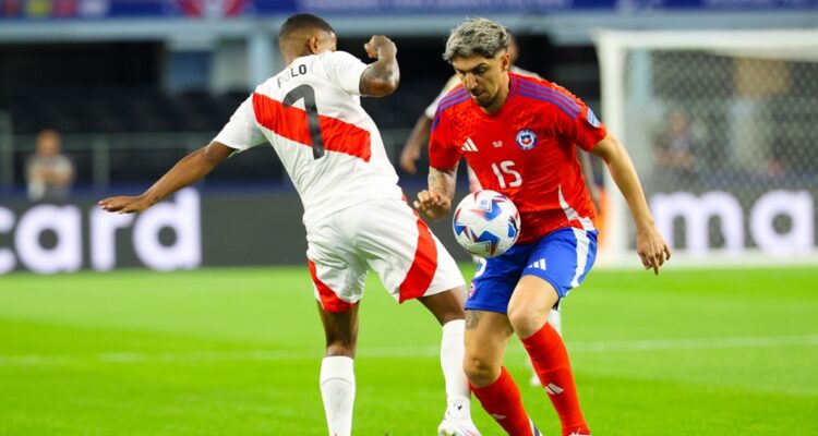 Diego Valdés sufrió un desgarro ante Perú por Copa América.