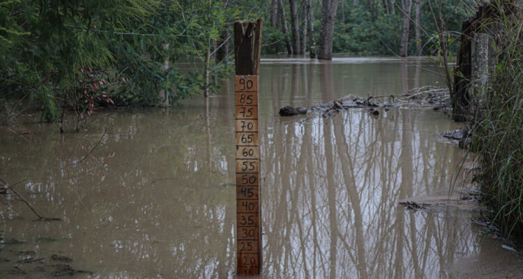 Decretan Alerta Roja para la comuna de Arauco ante desborde del río Pichilo