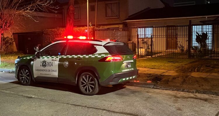 Matrimonio sufre violento robo armado en Maipú: delincuentes se llevaron especies y su auto