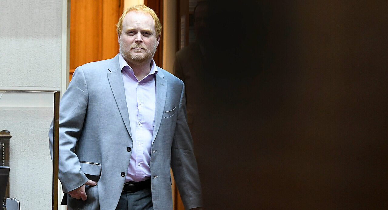 Rojo Edwards durante una sesión del senado en el congreso nacional de Valparaíso.