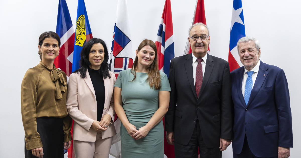 Impulso para vino y frutas: Chile moderniza acuerdo de libre comercio con alianza de 4 países europeos