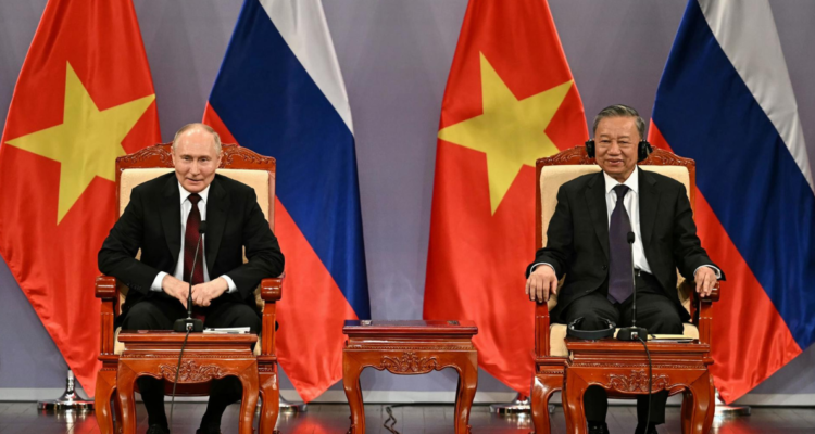 Rusia estrecha vínculos con Vietnam firman acuerdos en defensa y energía durante visita de Putin