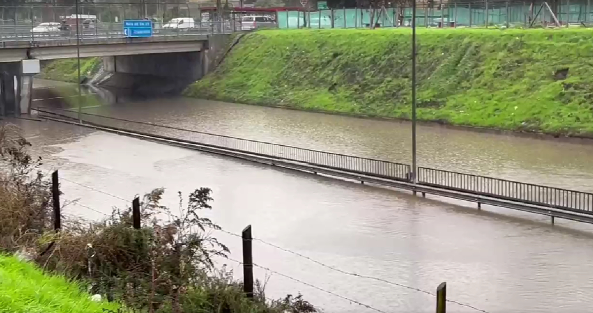 Por tercera vez: Ruta 68 nuevamente cerrada a la altura de Pudahuel por inundación de paso bajo nivel