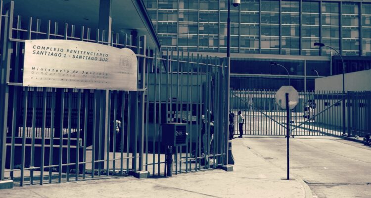 Enfrentamiento entre extranjeros y chilenos en Santiago Sur aumenta la tensión carcelaria