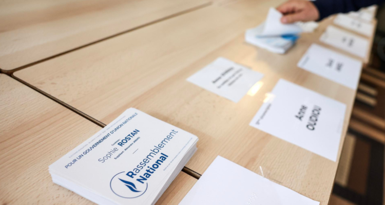 Se abren las urnas Francia vota en una elección que puede llevar al poder a la ultraderecha