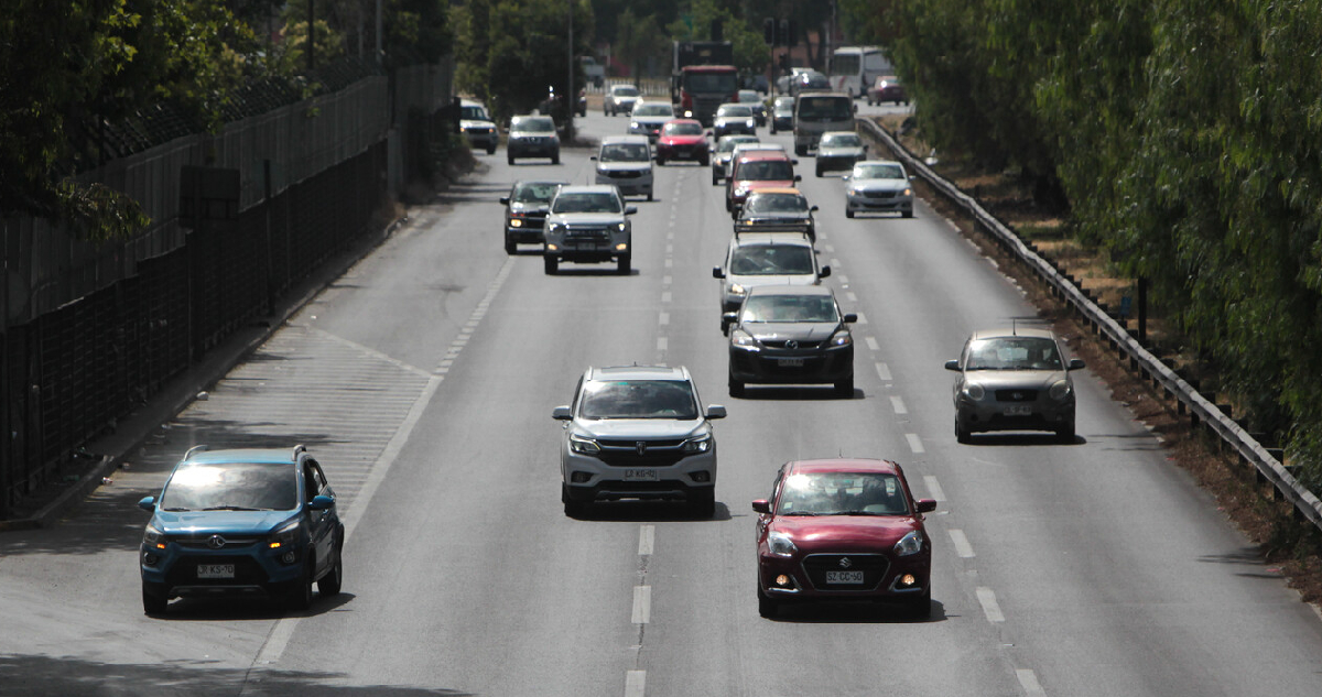 imagen contexto de autos por autopista