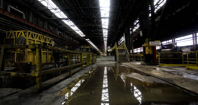 Operario sufre grave accidente en Siderúrgica Huachipato: quedó atrapado en maquinaria