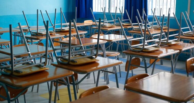 “Estrés” y “crisis de pánico”: violencia escolar obliga a suspender clases en 3 liceos de Antofagasta
