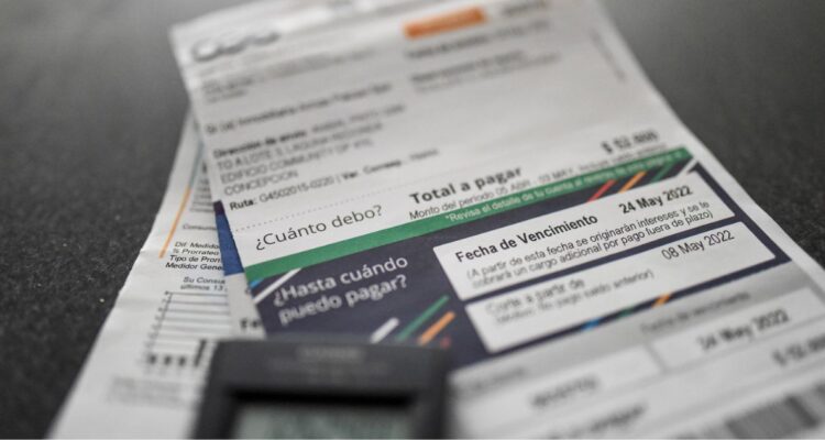 Quiénes pueden postular al subsidio de las cuentas de la luz, electricidad o eléctrico, hasta cuándo hay plazo y cómo se paga o pagará en qué mes.