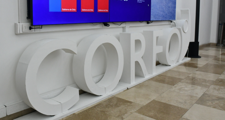 Corfo anuncia más de mil becas de especialización en sostenibilidad y tecnologías para Los Lagos