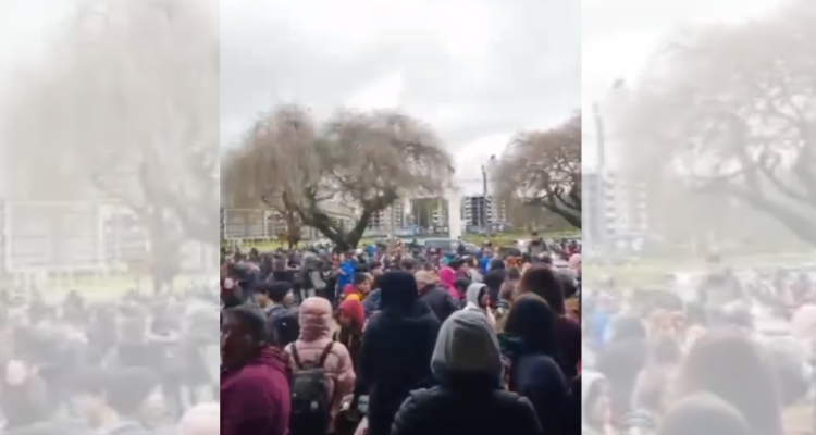 Evacúan a más de 3 mil alumnos de la Universidad de Los Lagos en Osorno por aviso de bomba