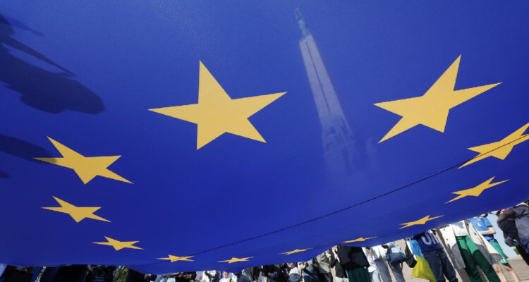 Imagen de una bandera de la unión europea