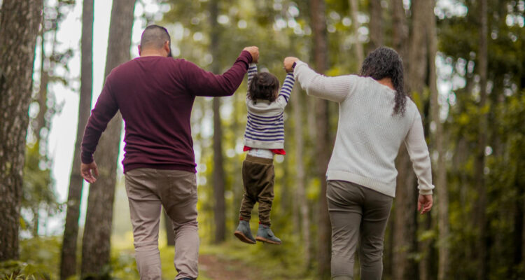 Vacaciones de invierno de los niños: compatibilizando el descanso con las labores de cuidado