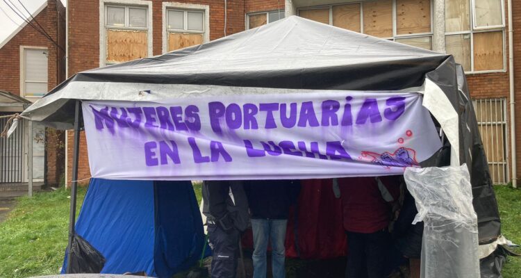 Trabajadoras portuarias en huelga de hambre en Puerto Coronel.
